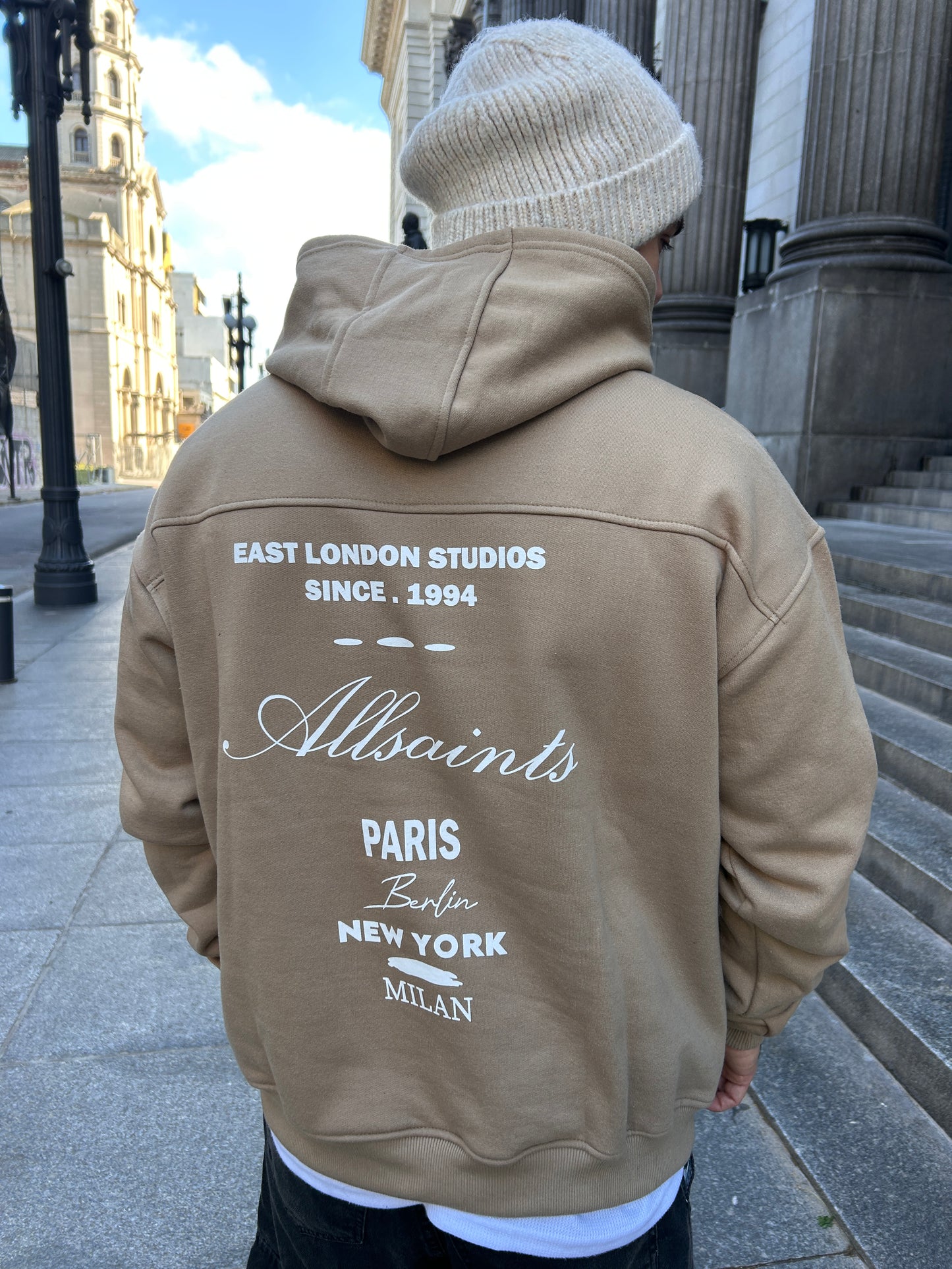 Canguro tostado de algodón estampado (espalda)
