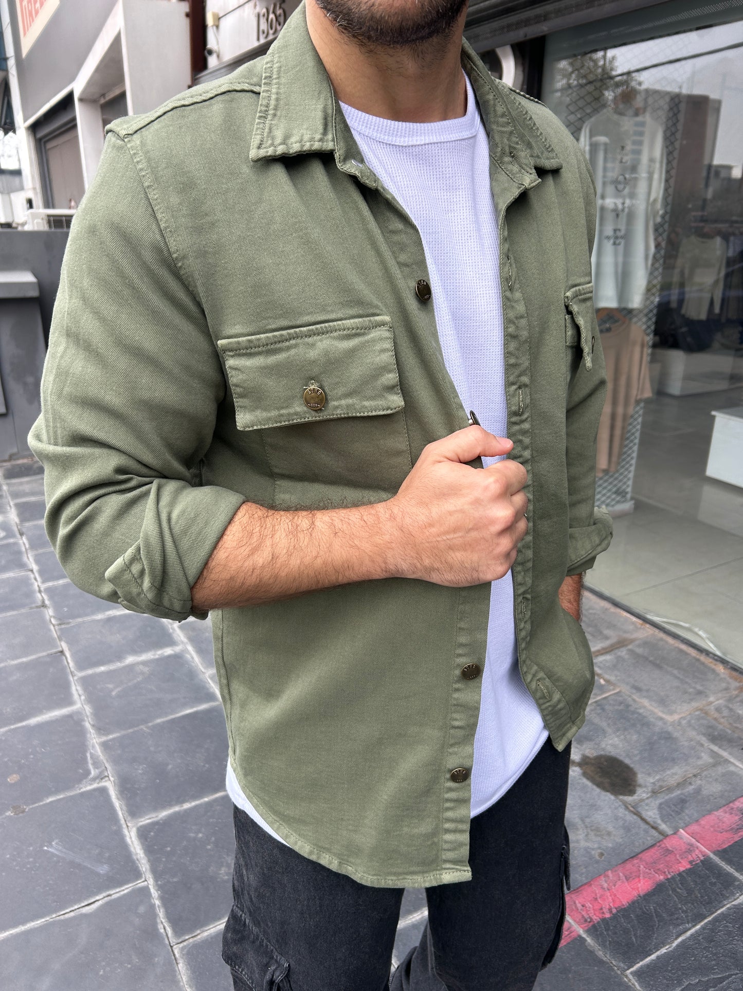 Sobre camisa verde