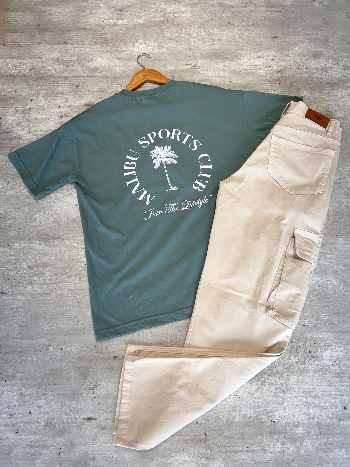 Remera verde palmera 🌴 (espalda)