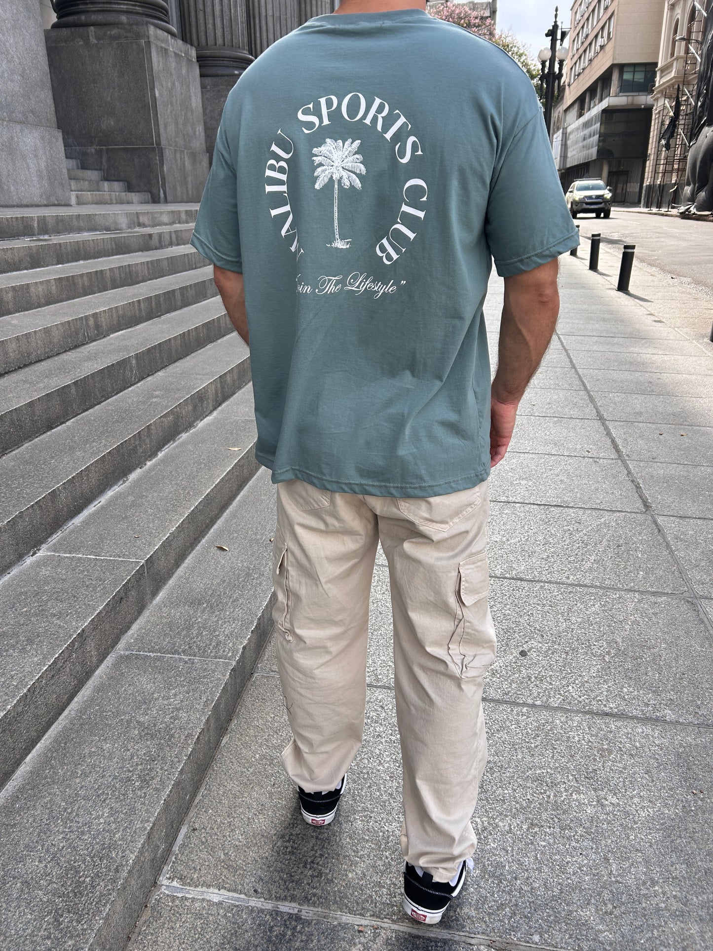 Remera verde palmera 🌴 (espalda)