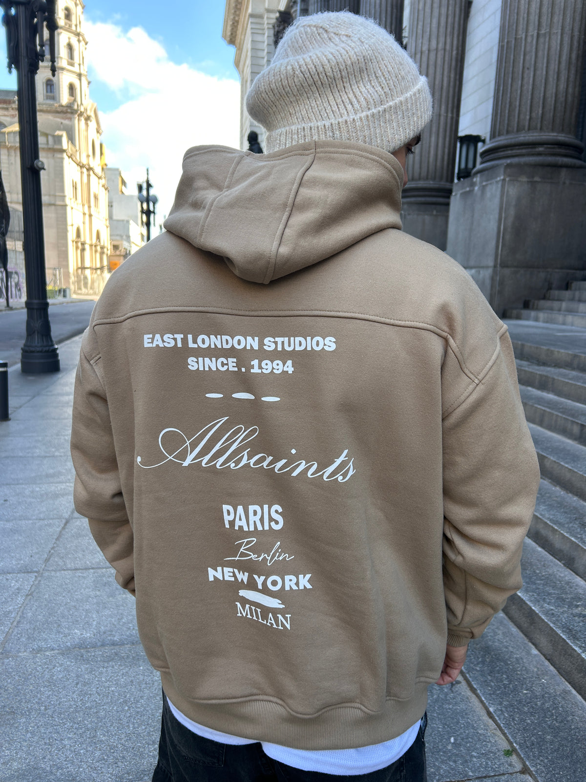 Canguro tostado de algodón estampado (espalda)