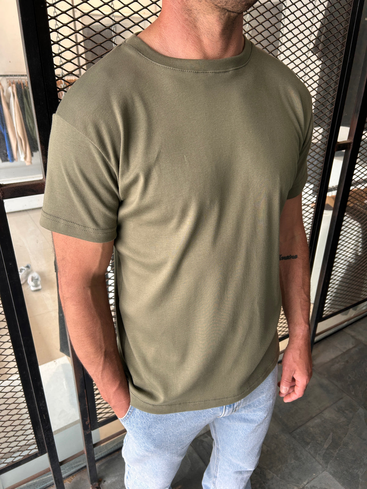 Remera básica oliva