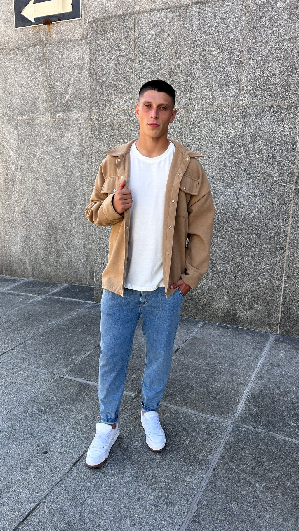Chaqueta OVER de paño camel