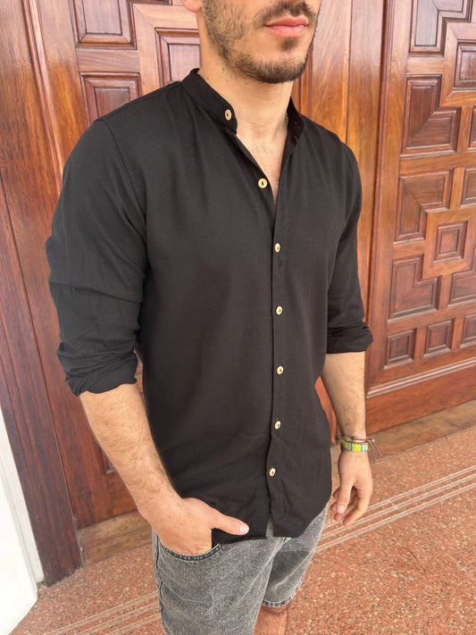 Camisa de lino negra