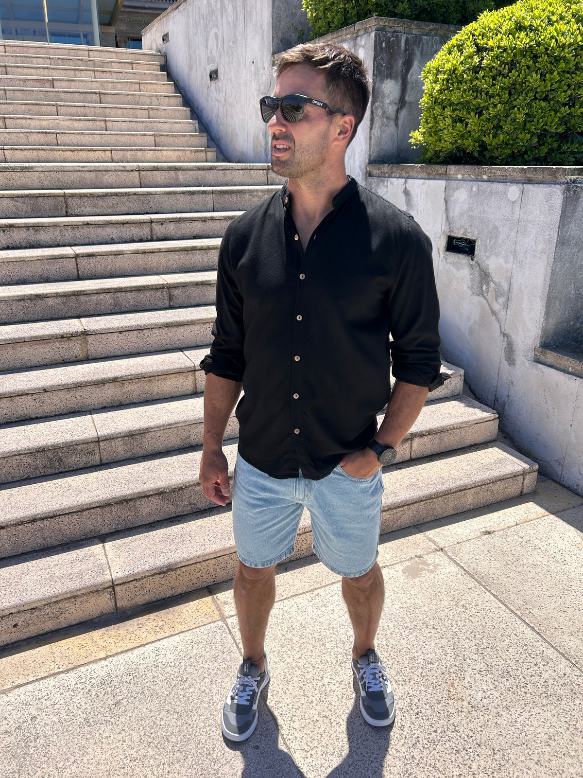 Camisa de lino negra