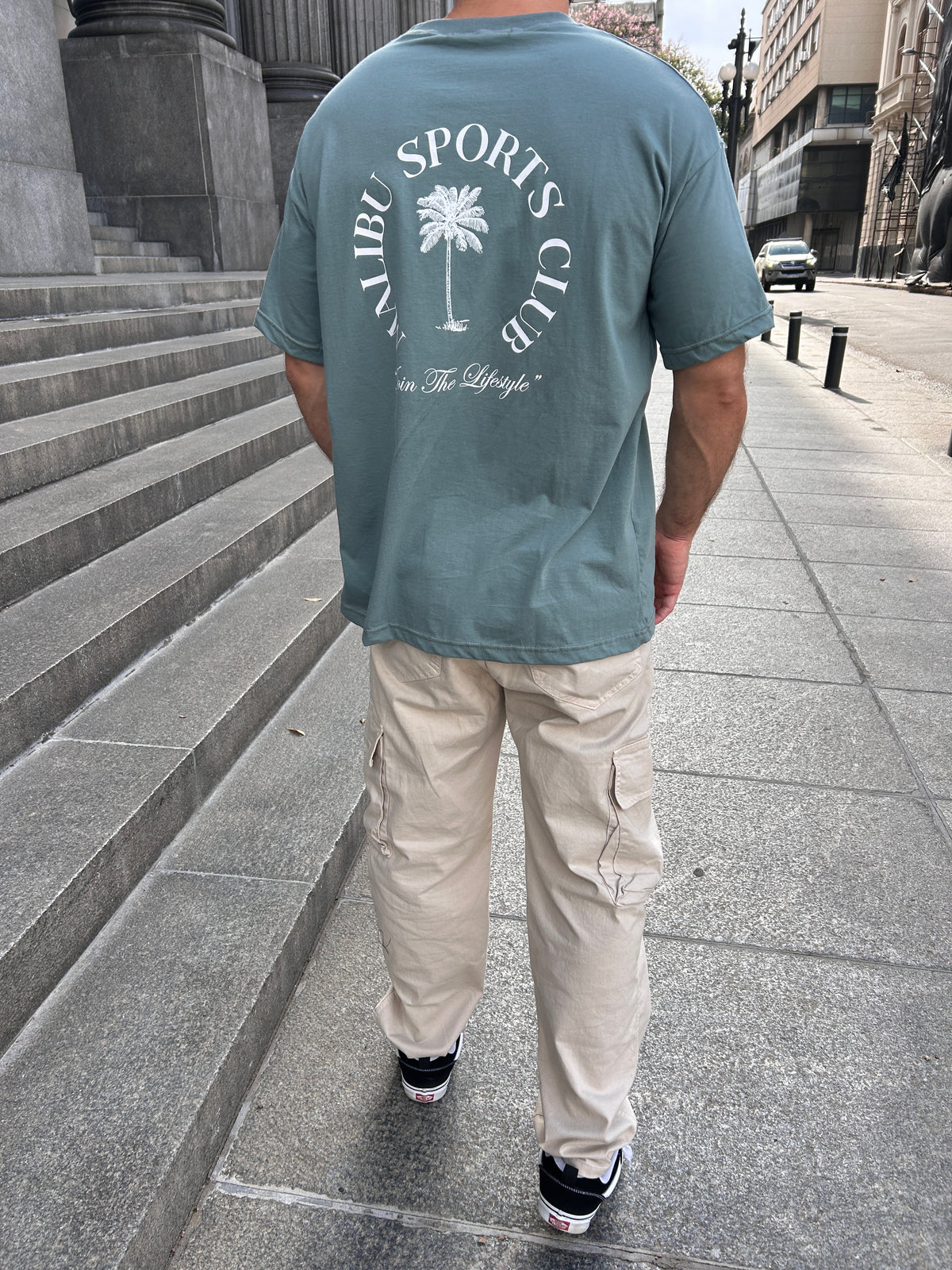 Remera verde palmera 🌴 (espalda)