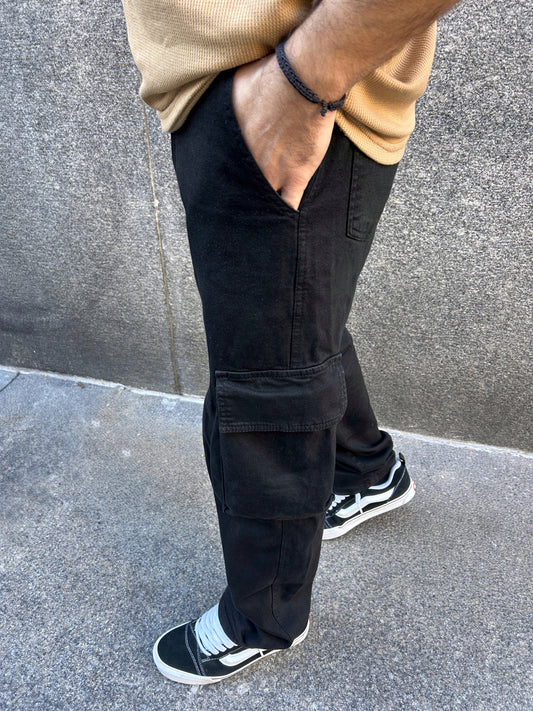 Cargo negro de gabardina